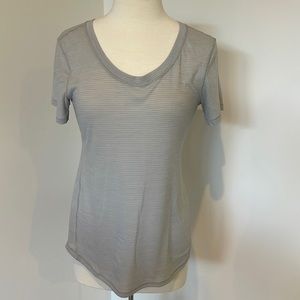 Lululemon women’s top size 8 light gray